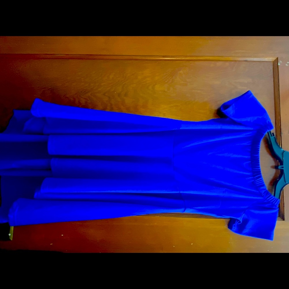 Short sleeve dress. Super soft. Like new.